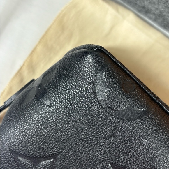 Beautiful Louis Vuitton Petite Palais Empreinte Noir Sold - Picture 9 of 16